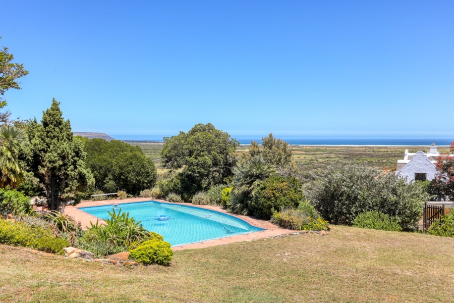 7 Bedroom Property for Sale in Crofters Valley Western Cape